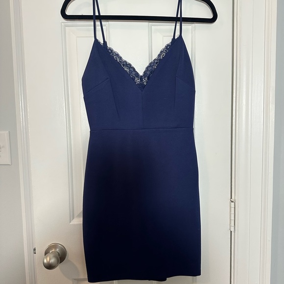 Lulu’s Lush Lace Bodycon Dress Dark Blue Small like new! - Picture 5 of 7